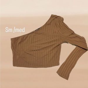 One arm shoulder sleeve crop top in brown